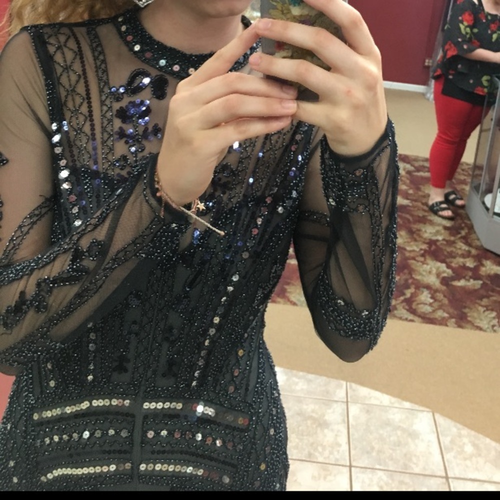 Navy blue homecoming dress size 4 - Picture 2 of 3